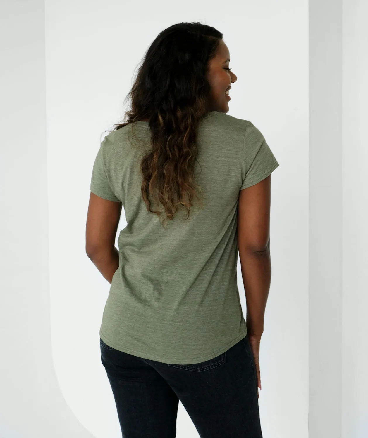 BLOOM tee in Olive
